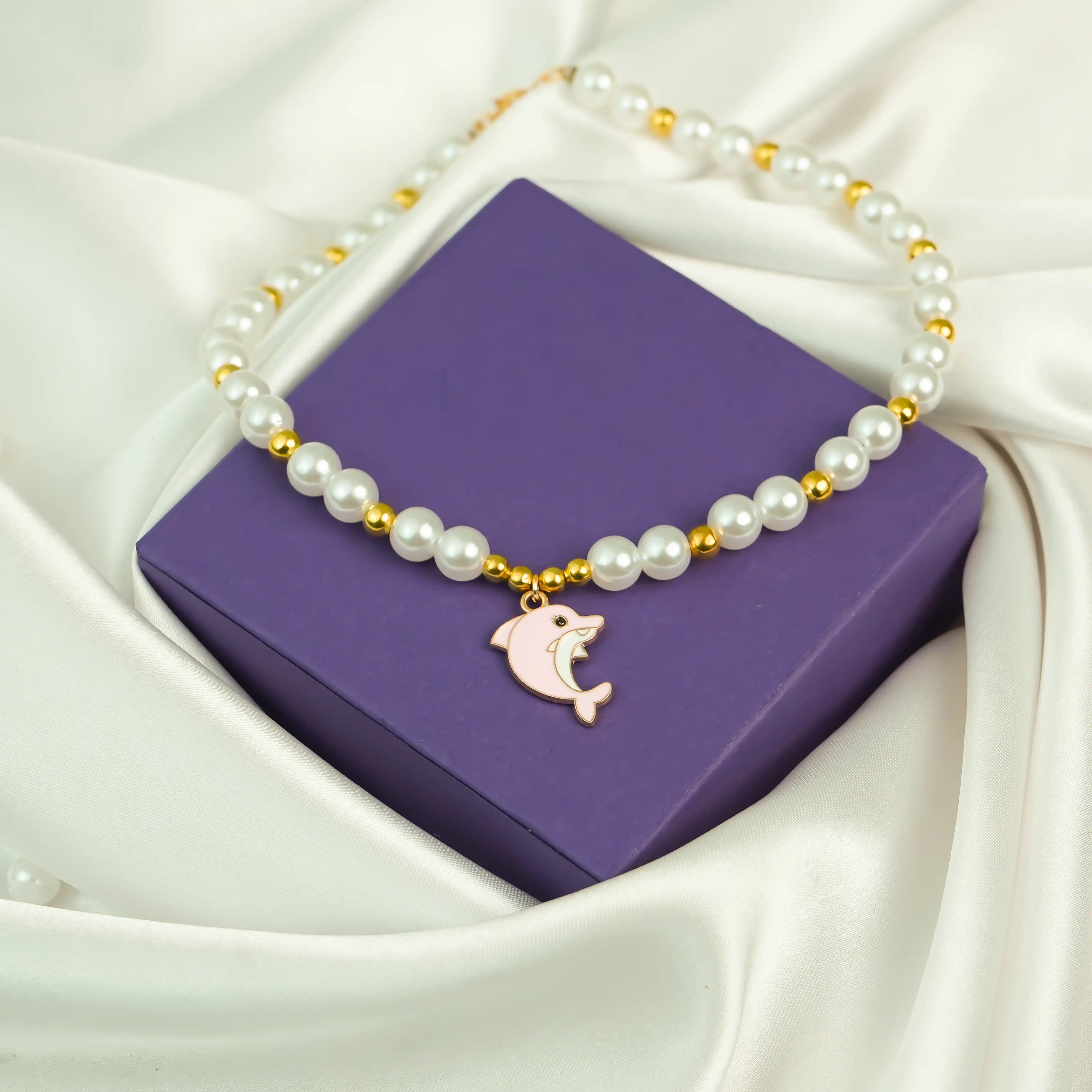 Poppy Pearl Necklace